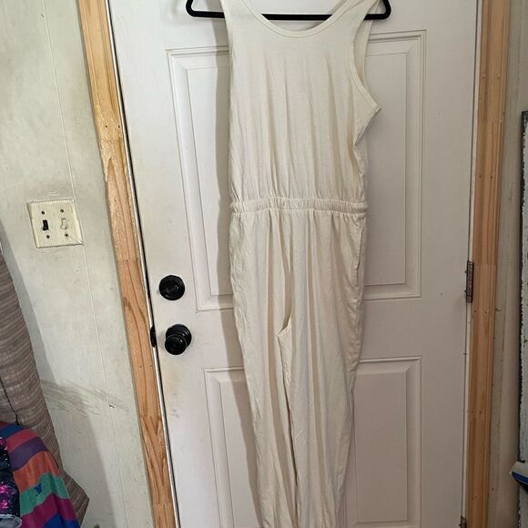 Universal Thread Cream Jumpsuit Small - Picture 2 of 3